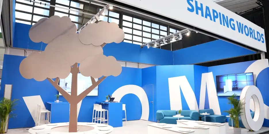 VOMO Booth with SMART Wall Display